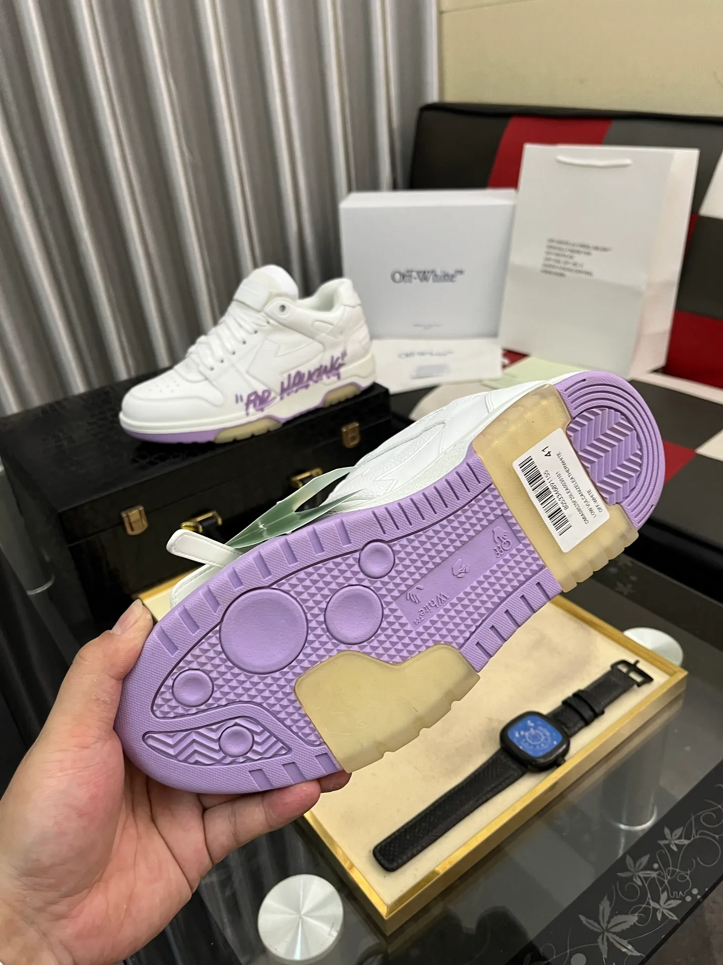 Men's shoes 💰600⌚️⌚️ OFF-White C/O VirGil Abloh fashionable and versatile casual shoes. Exclusive first release of the new model. Made of environmentally friendly cowhide leather and mesh fabric upper material. The insole is embedded with foam cushioning EVA material. The correct midsole is equipped with EVA lightweight cushioning. External tooth nail rubber outsole. The correct accessories can be customized simultaneously. Women's model: 35-40 Men's model: 39-45